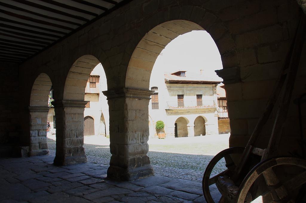 Apartamentos Legado De Santillana Santillana del Mar Extérieur photo
