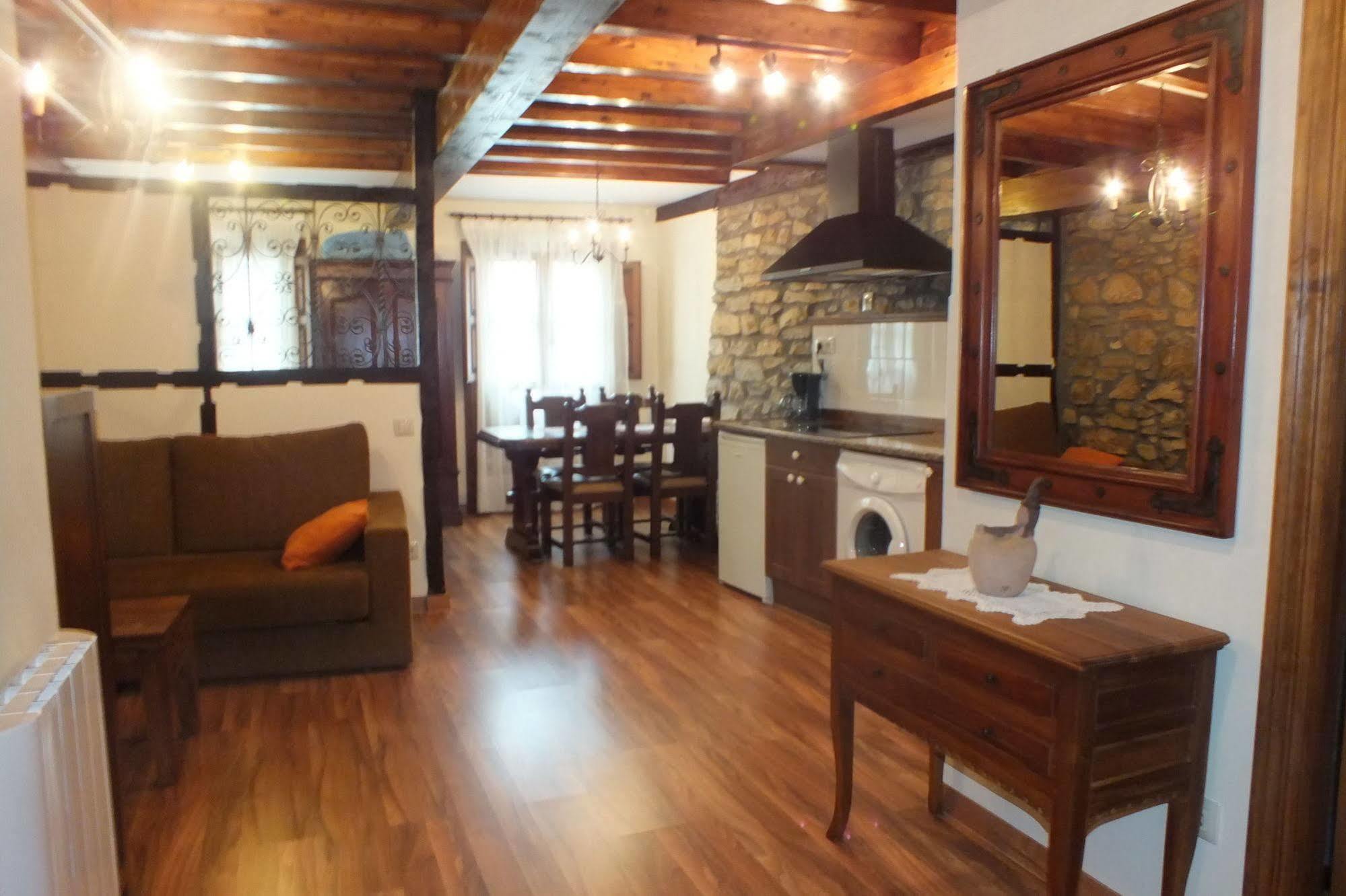 Apartamentos Legado De Santillana Santillana del Mar Extérieur photo